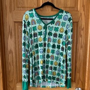 LITTLE SLEEPIES large St Patrick’s day 2 piece set. Long sleeve top and pants
